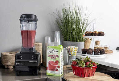 DaVinci Gourmet 64 fl. oz. Strawberry Bomb Real Fruit Smoothie Mix (6/Case)