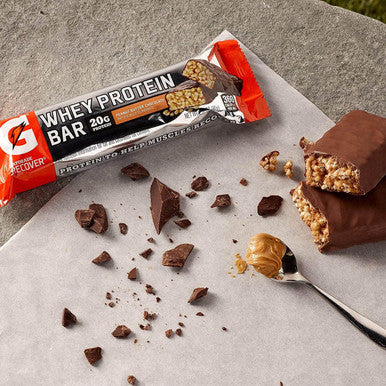 Gatorade Whey Protein Bar | Peanut Butter Chocolate Flavor | 12 x 80g | 20g Protein for Athletic Recovery